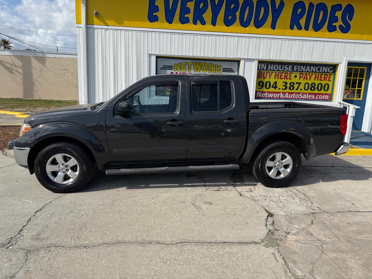 Nissan Frontier LE Crew Cab 2WD 2010