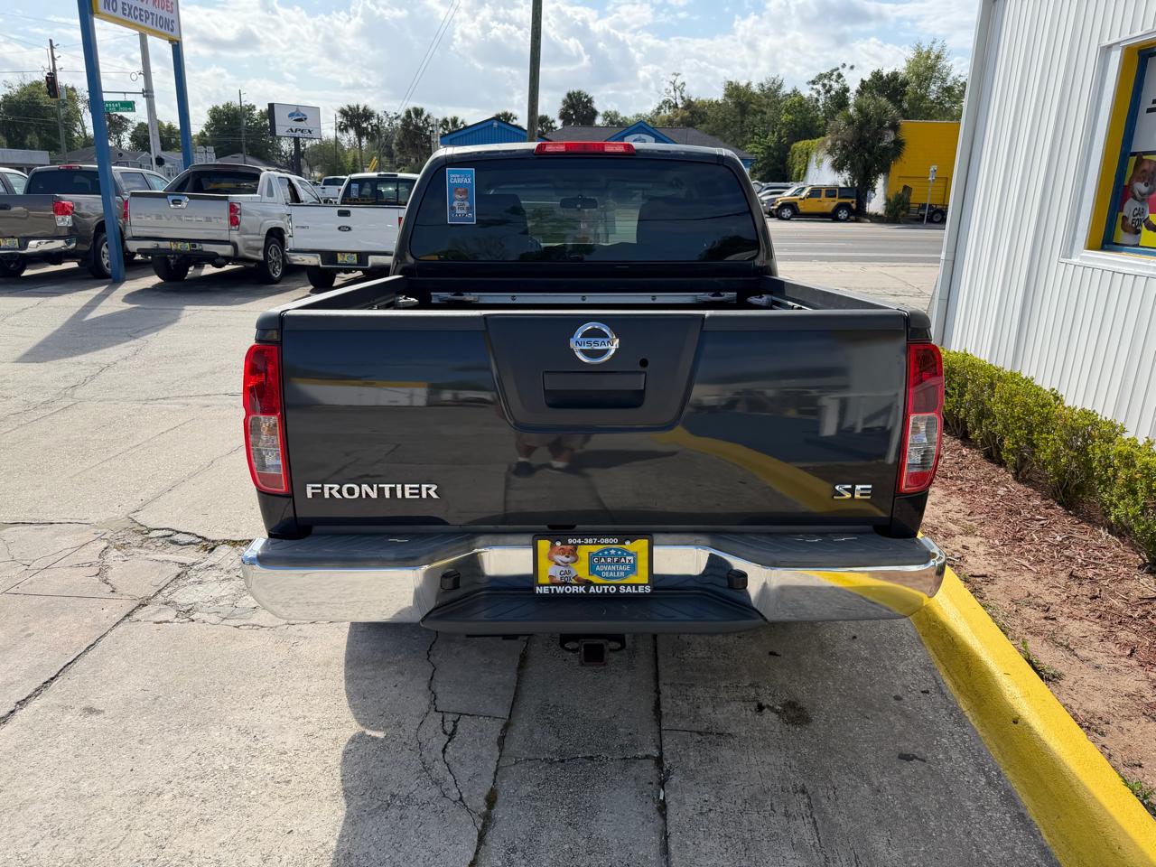 Nissan Frontier LE Crew Cab 2WD 2010