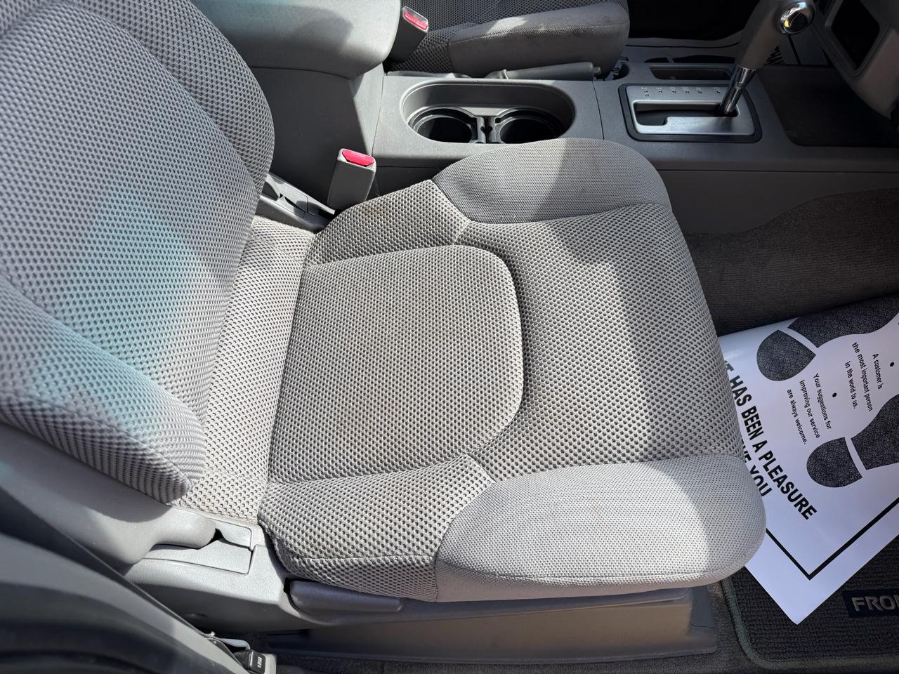 Nissan Frontier LE Crew Cab 2WD 2010