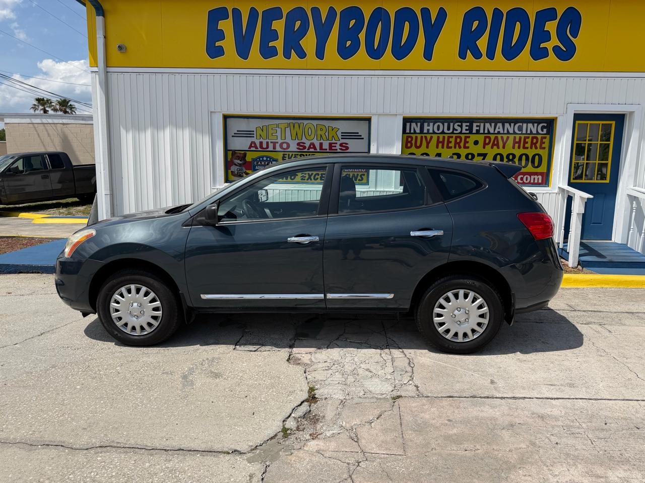 Nissan Rogue S FWD Krom Edition 2012