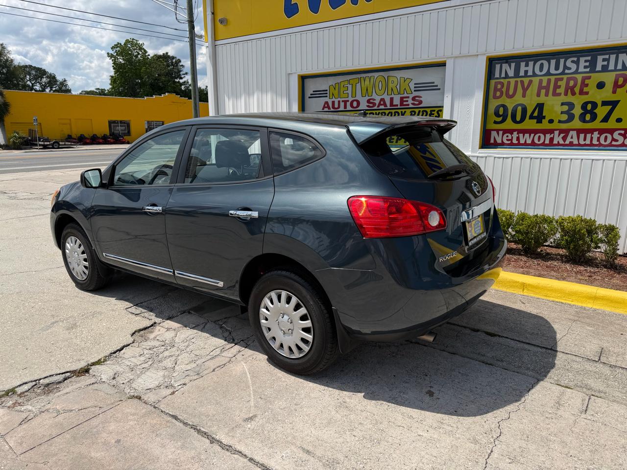 Nissan Rogue S FWD Krom Edition 2012