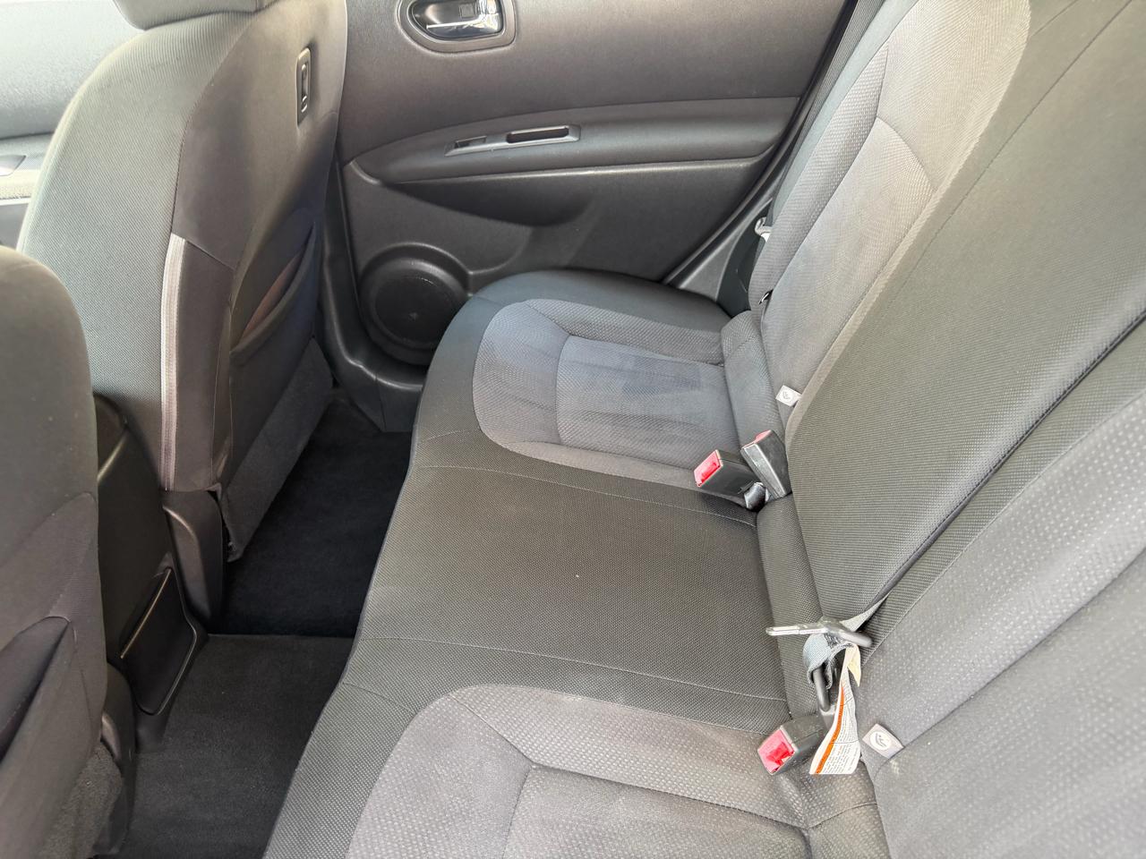 Nissan Rogue S FWD Krom Edition 2012