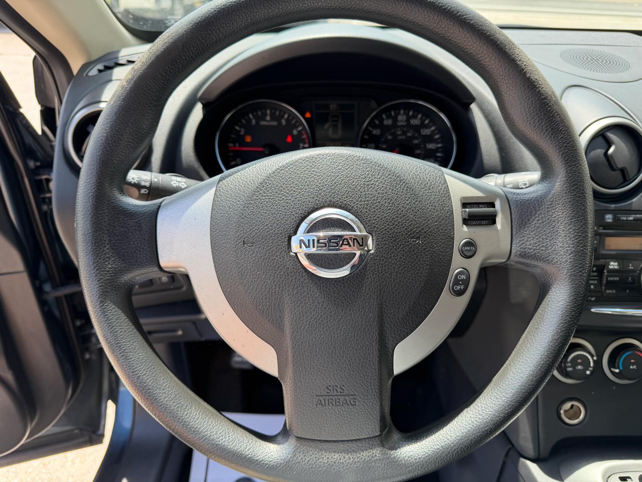Nissan Rogue S FWD Krom Edition 2012