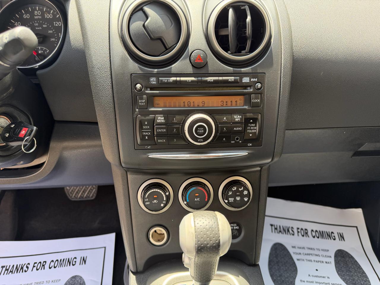 Nissan Rogue S FWD Krom Edition 2012