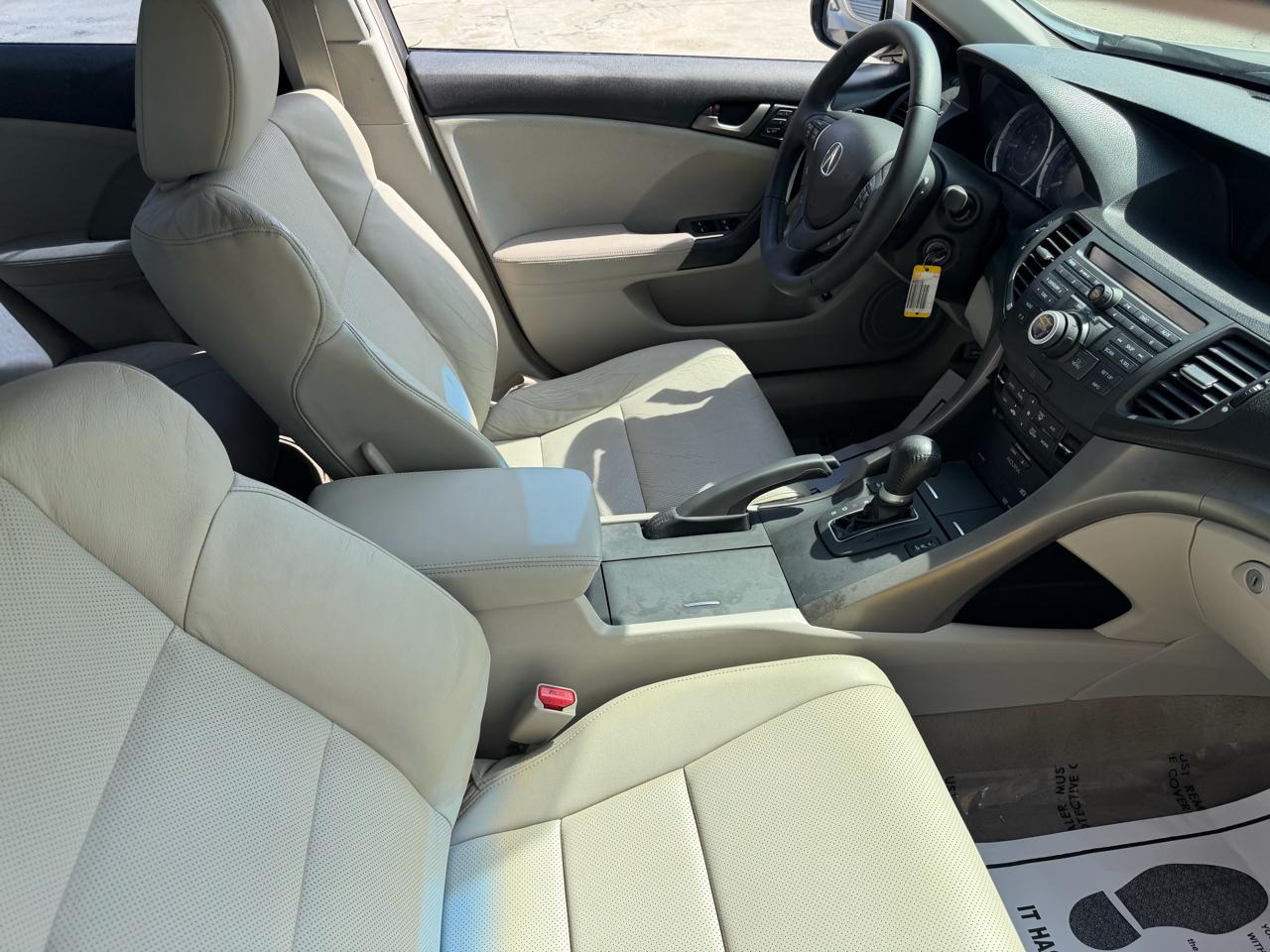 Acura TSX 5-Speed AT with Tech Package 2009