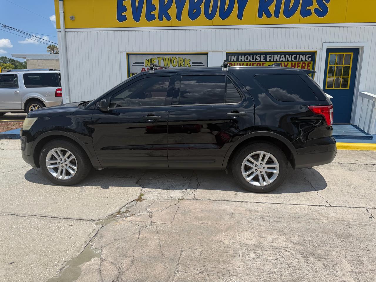 Ford Explorer Base FWD 2016