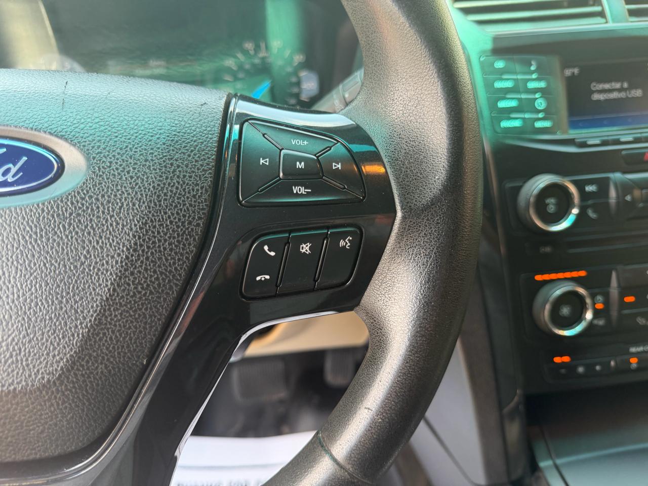 Ford Explorer Base FWD 2016