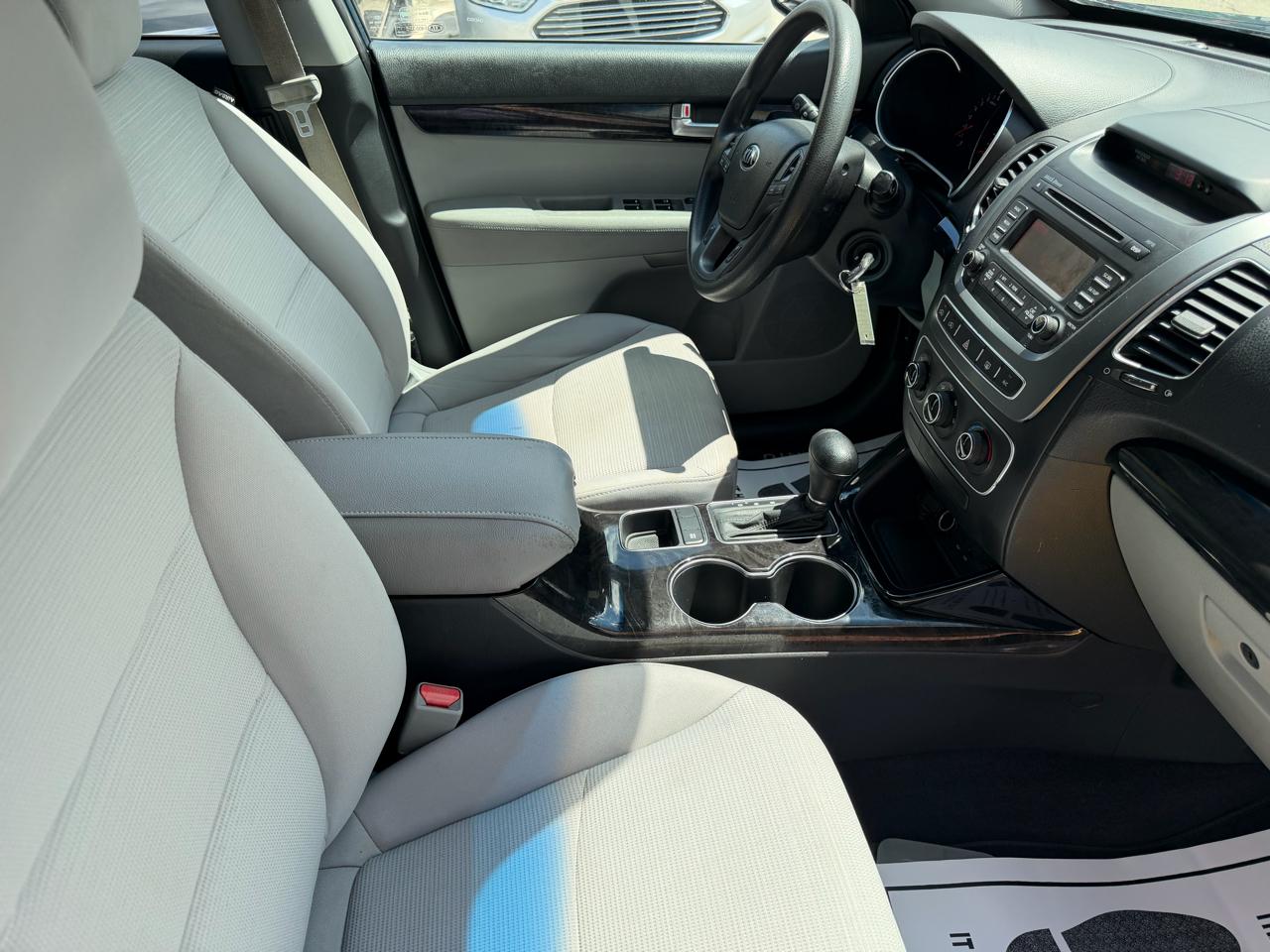 Kia Sorento LX 2WD 2014