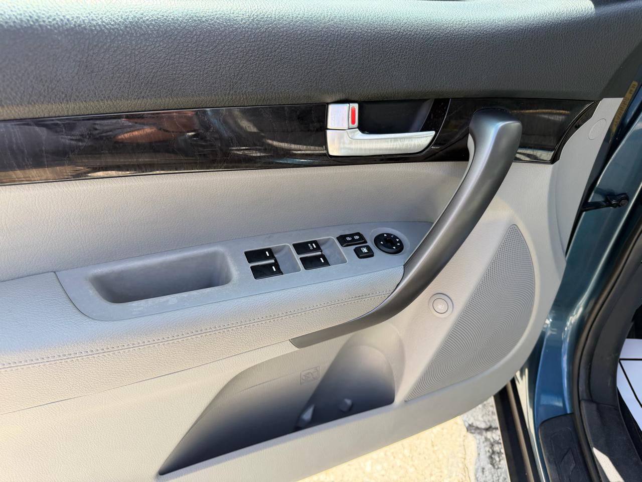 Kia Sorento LX 2WD 2014