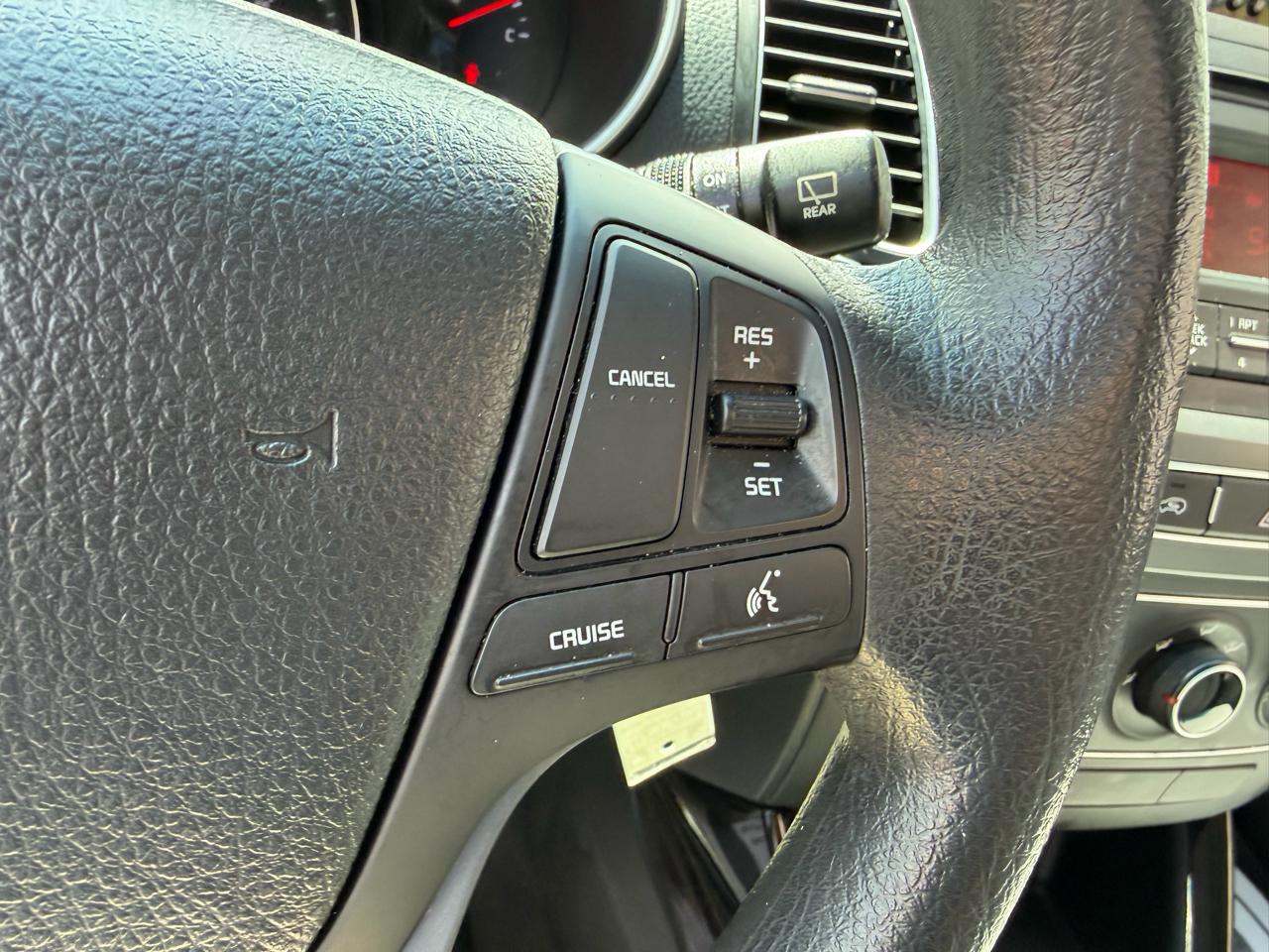Kia Sorento LX 2WD 2014