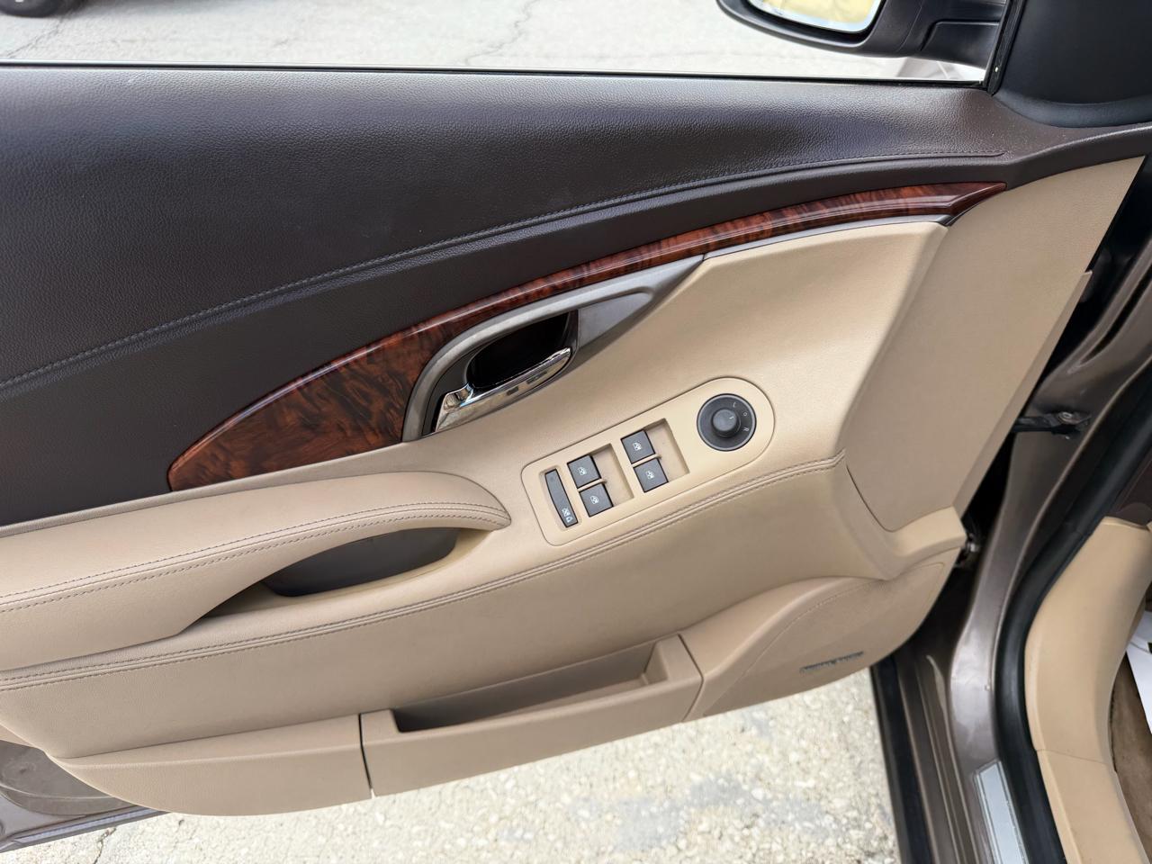 Buick LaCrosse CXS 2011