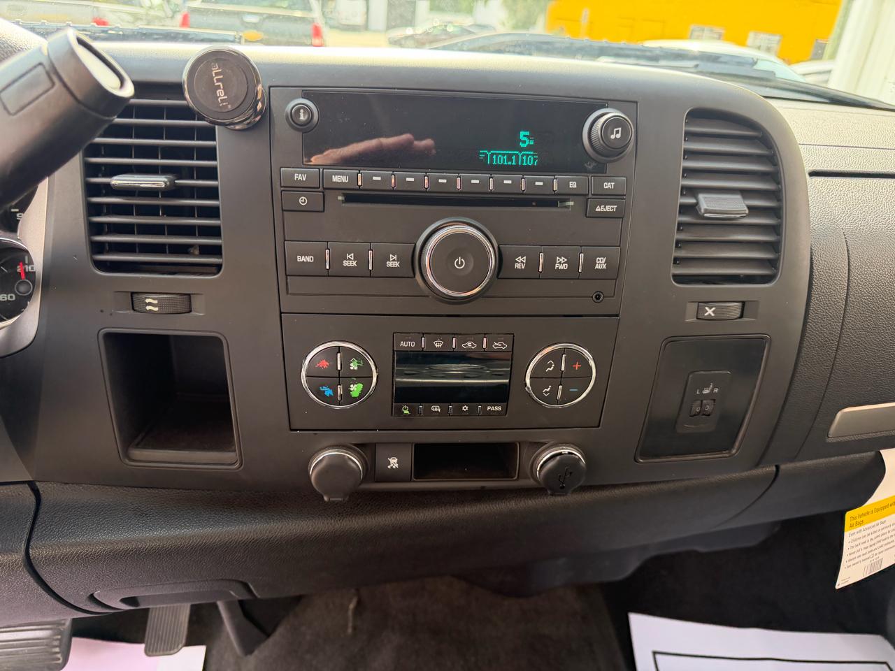 Chevrolet Silverado 1500 LT Ext. Cab Long Box 2WD 2011