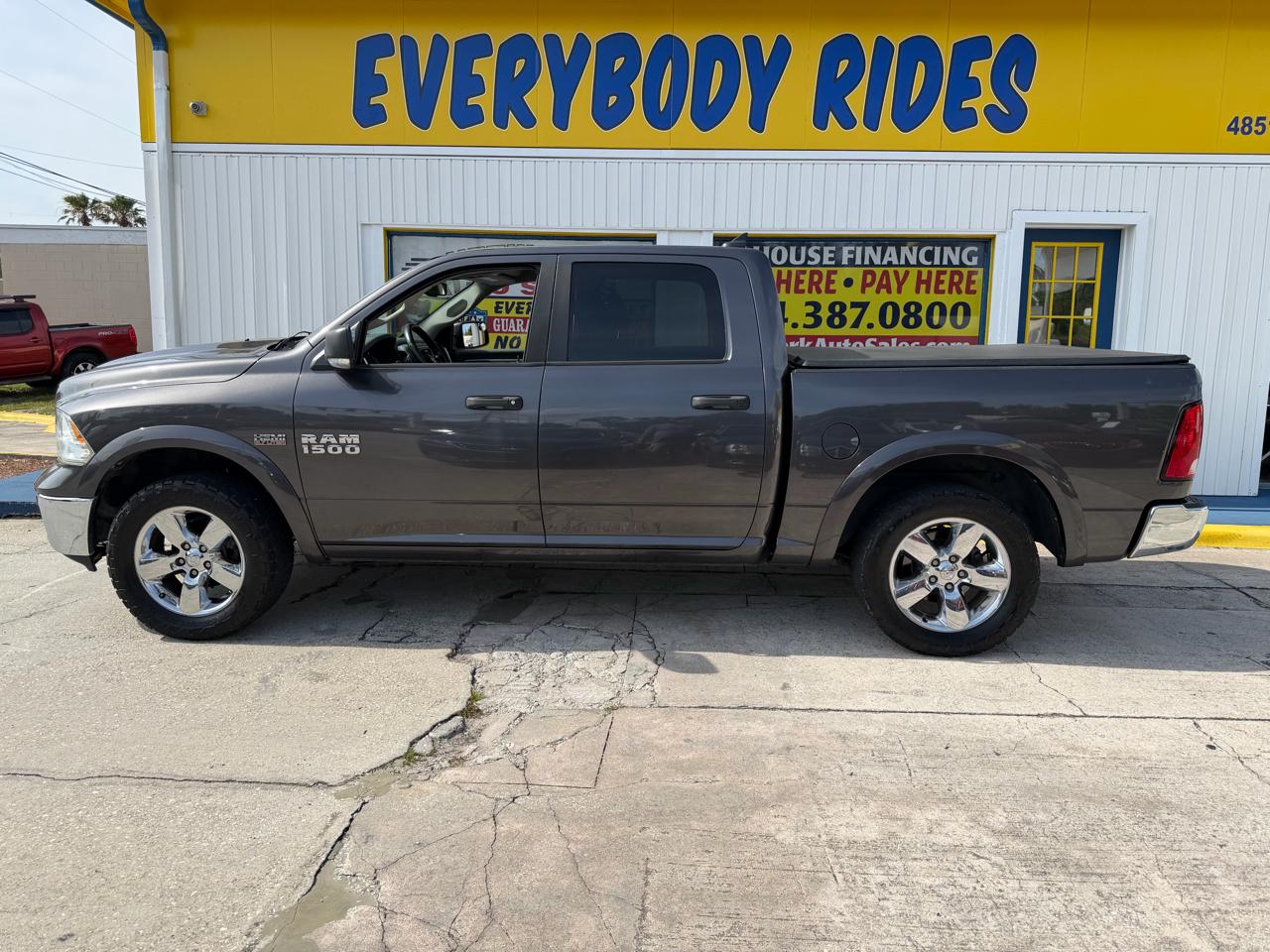 RAM 1500 SLT Crew Cab SWB 2WD 2015