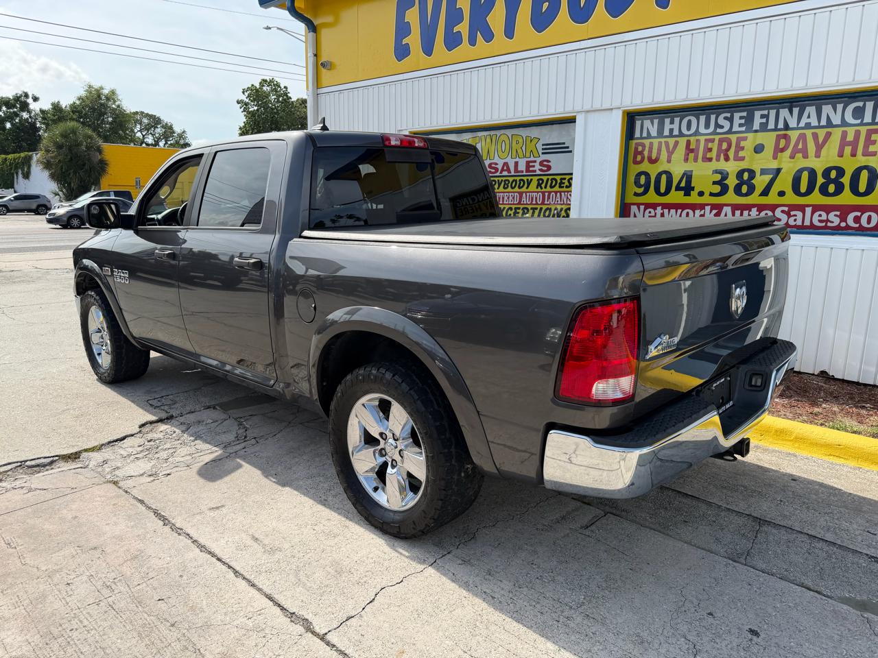 RAM 1500 SLT Crew Cab SWB 2WD 2015