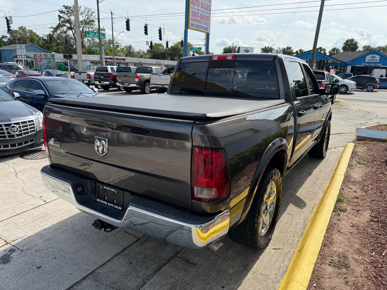 RAM 1500 SLT Crew Cab SWB 2WD 2015