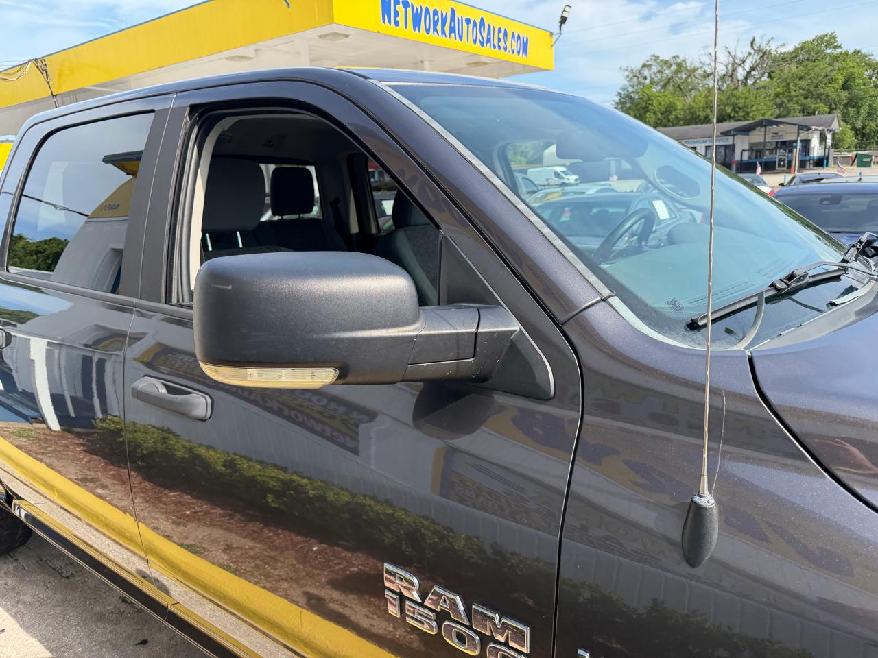 RAM 1500 SLT Crew Cab SWB 2WD 2015