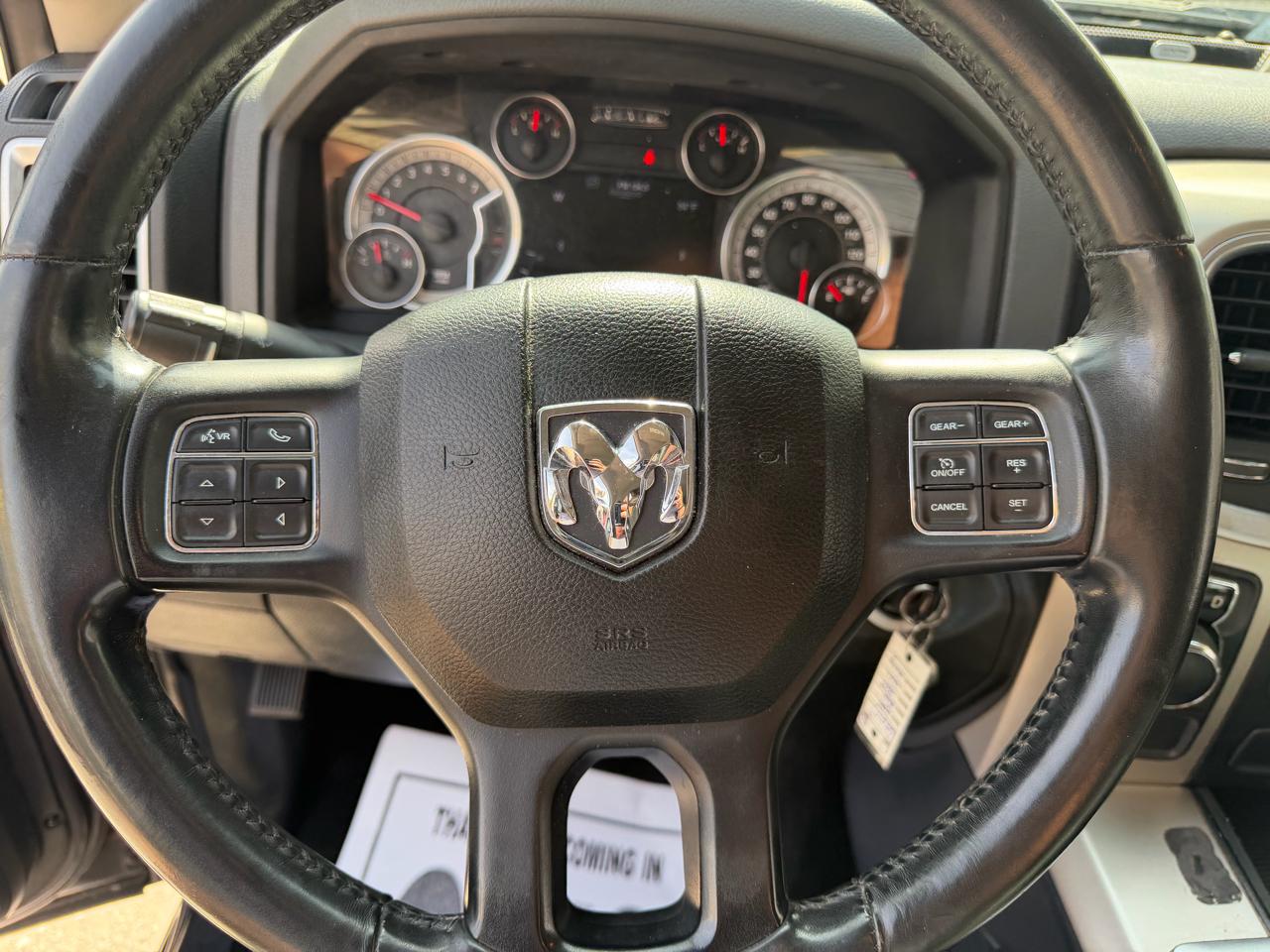 RAM 1500 SLT Crew Cab SWB 2WD 2015