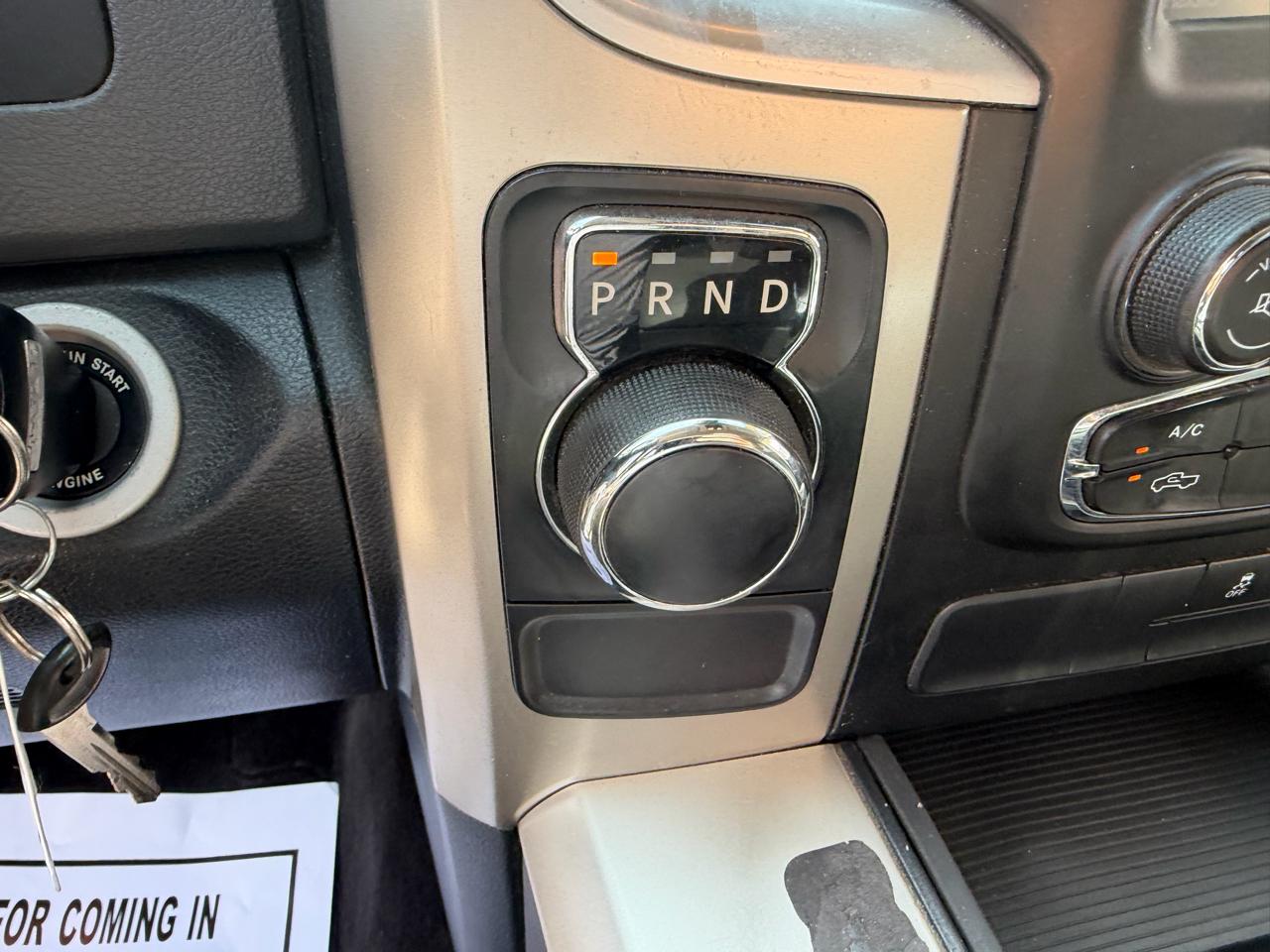 RAM 1500 SLT Crew Cab SWB 2WD 2015