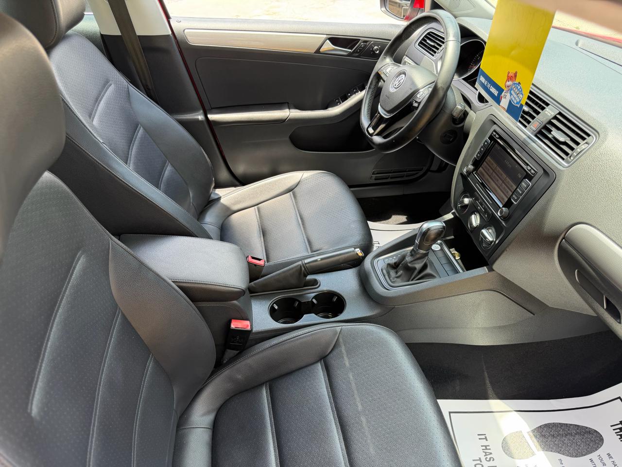Volkswagen Jetta SE 6A 2015