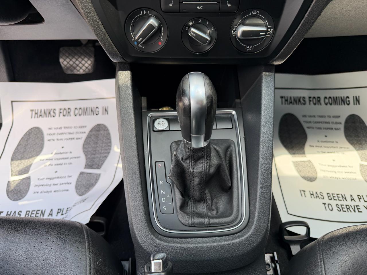 Volkswagen Jetta SE 6A 2015