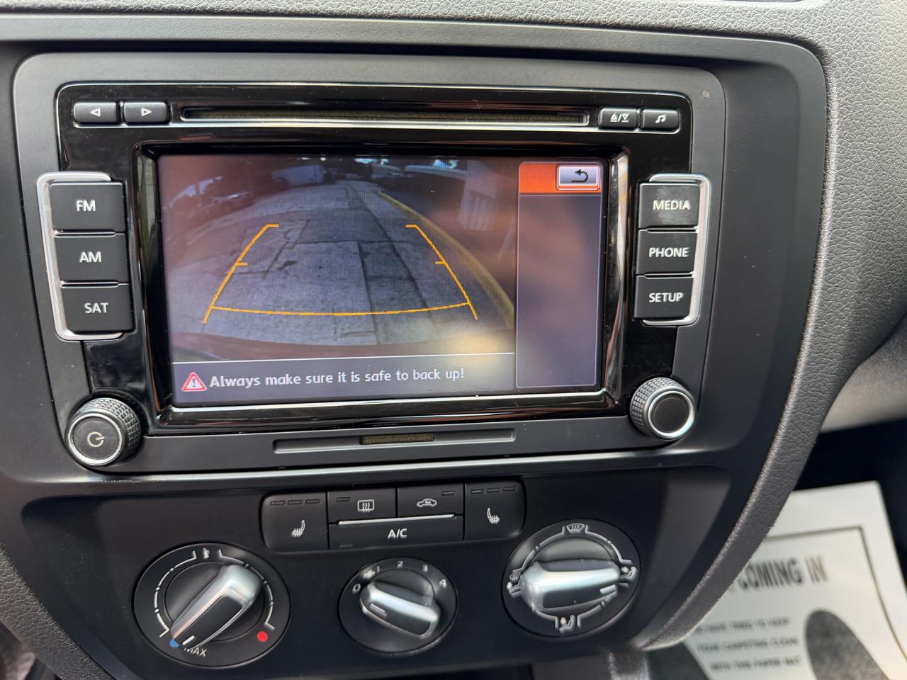 Volkswagen Jetta SE 6A 2015