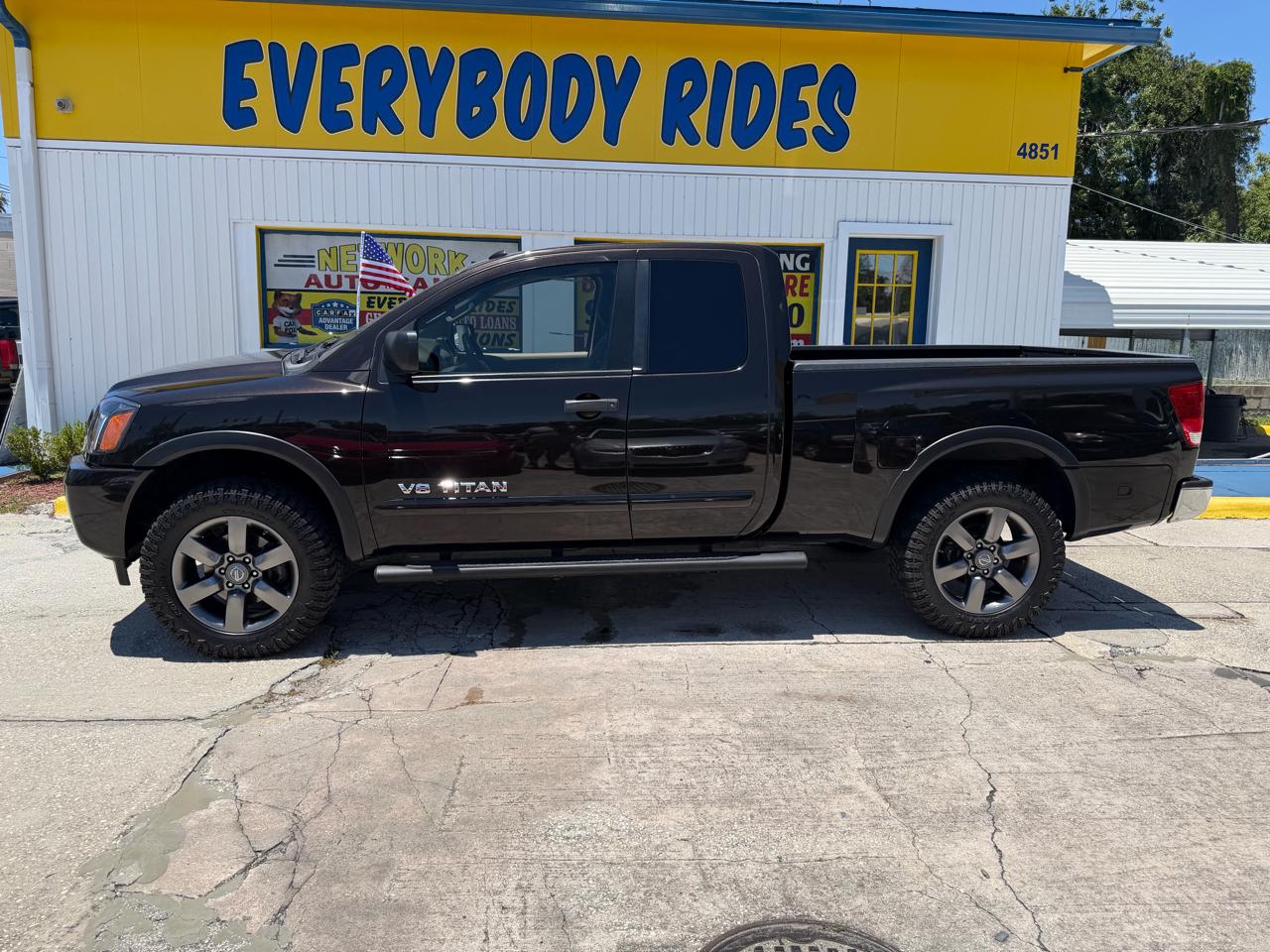 Nissan Titan S King Cab 4WD 2015