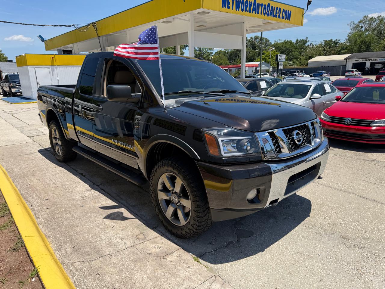 Nissan Titan S King Cab 4WD 2015