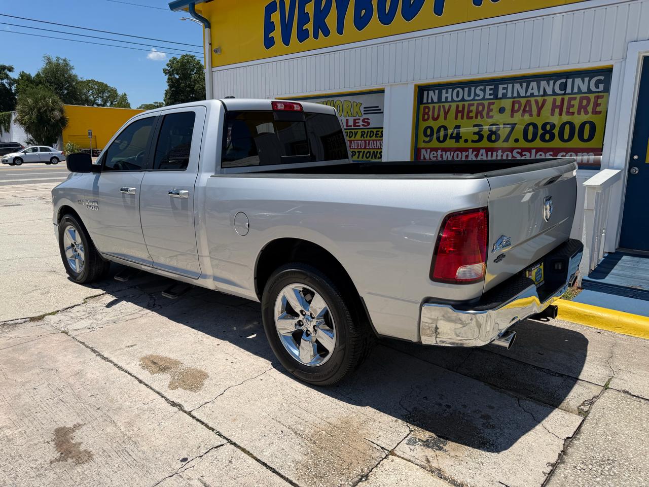 RAM 1500 SLT Quad Cab 2WD 2016