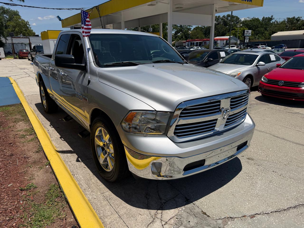 RAM 1500 SLT Quad Cab 2WD 2016