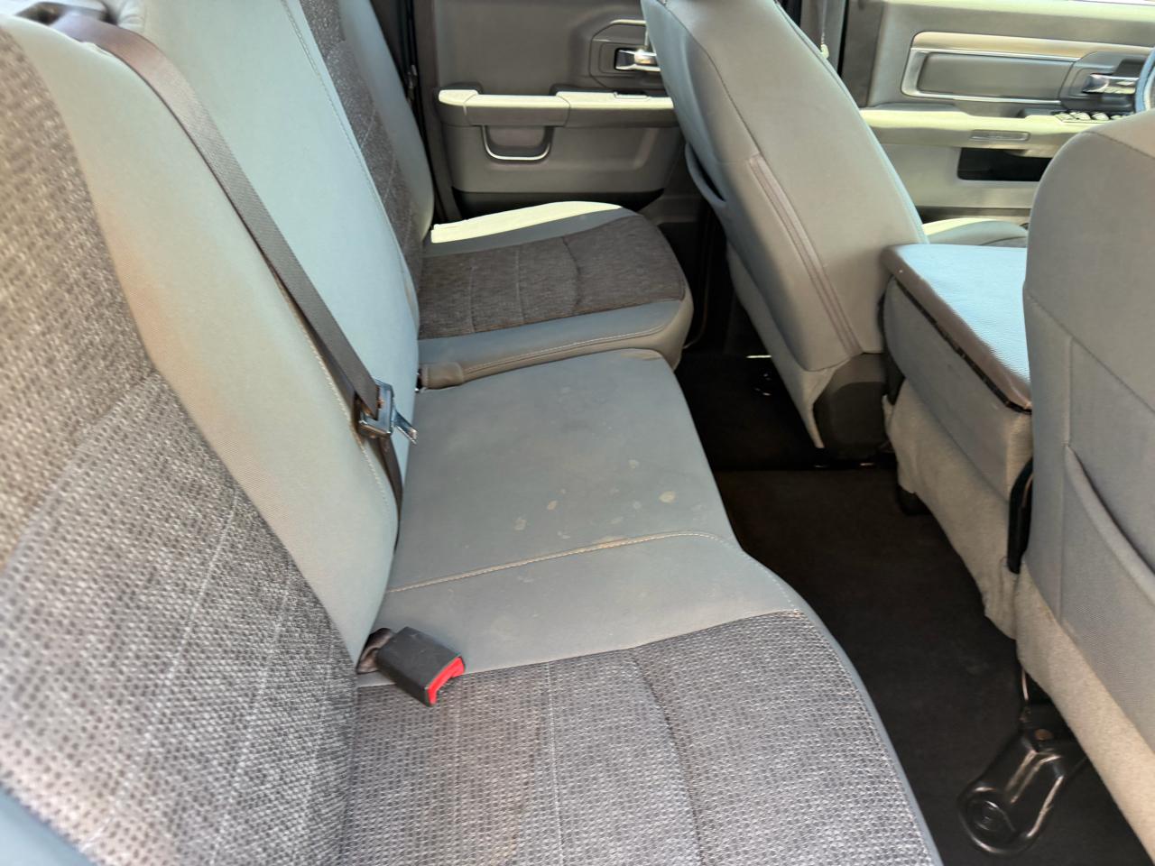 RAM 1500 SLT Quad Cab 2WD 2016