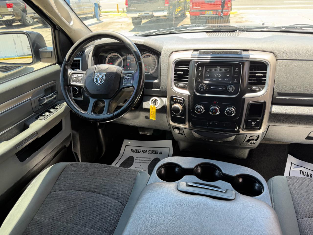 RAM 1500 SLT Quad Cab 2WD 2016
