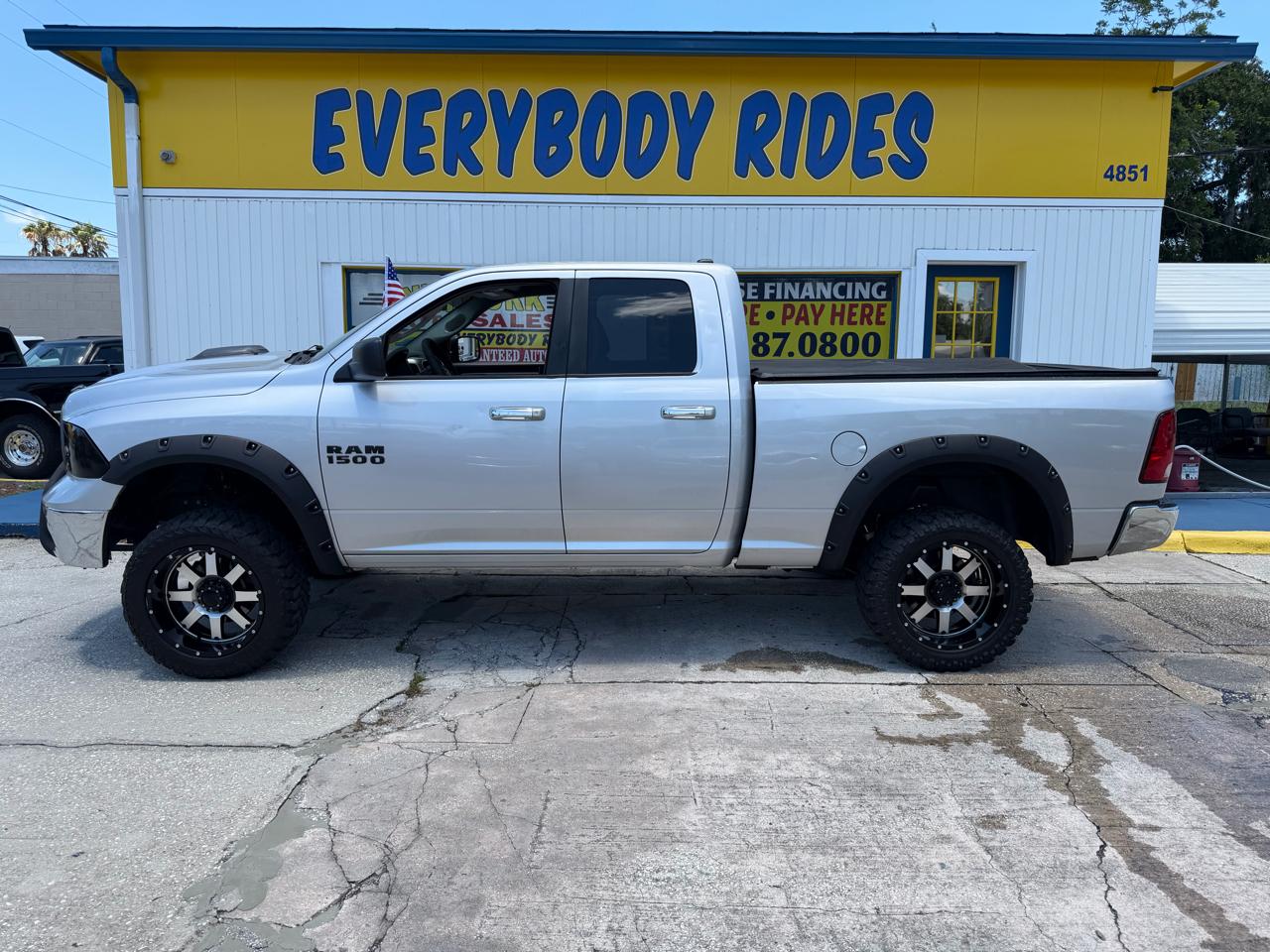 RAM 1500 SLT Quad Cab 2WD 2017