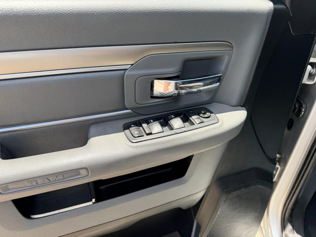 RAM 1500 SLT Quad Cab 2WD 2017