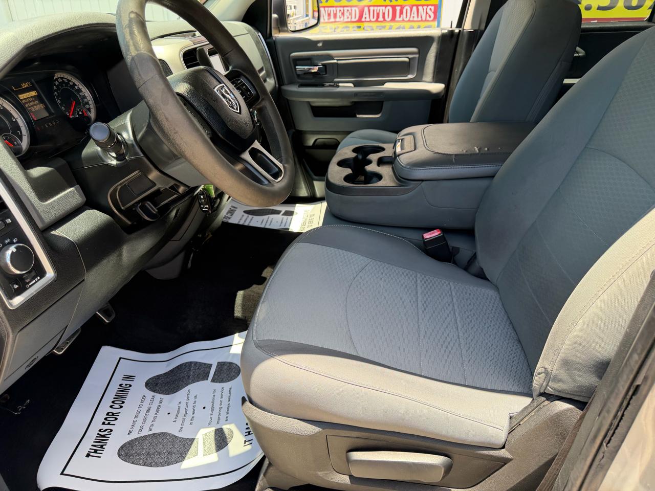 RAM 1500 SLT Quad Cab 2WD 2017
