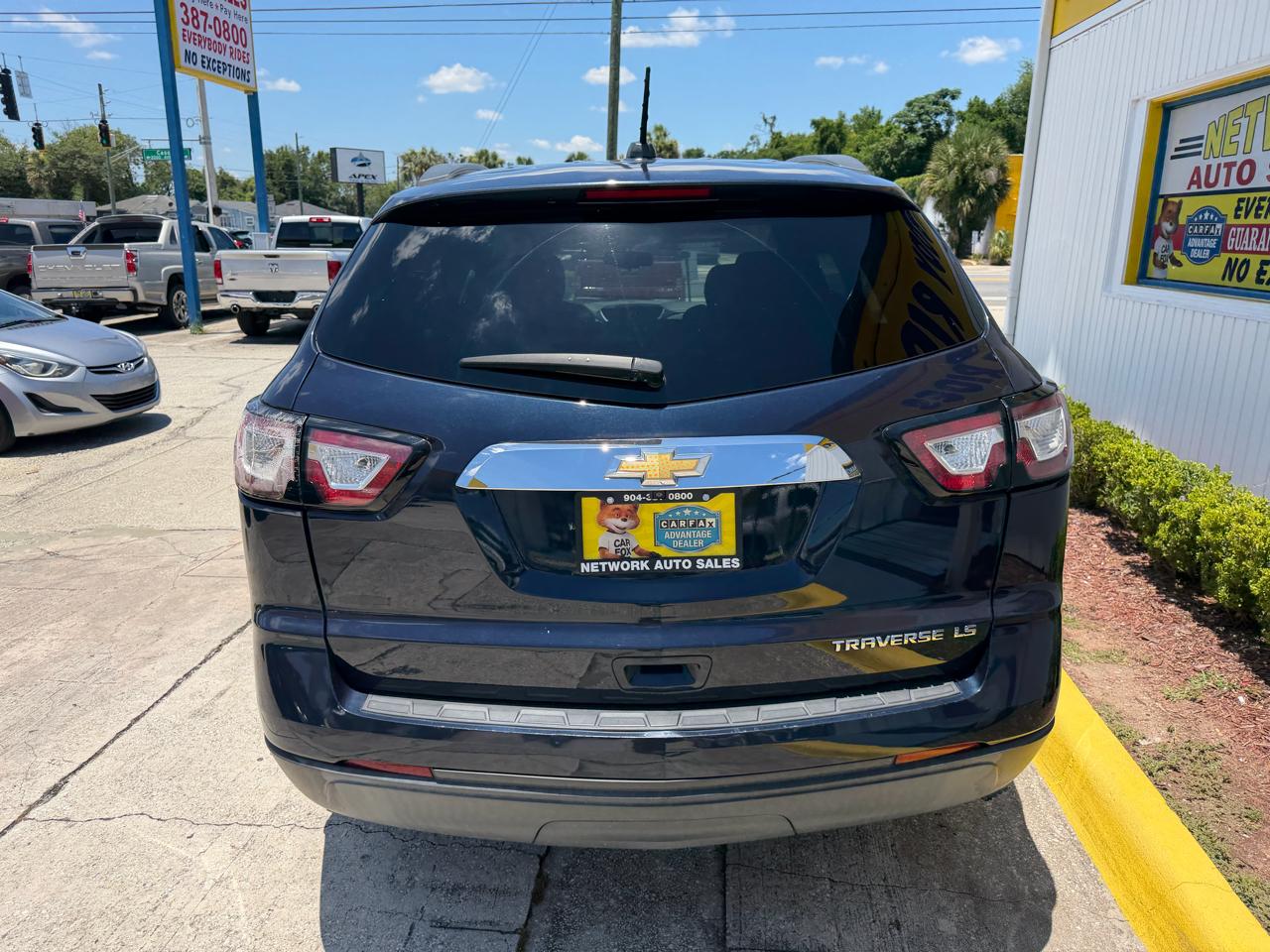 Chevrolet Traverse LS FWD w/PDC 2016