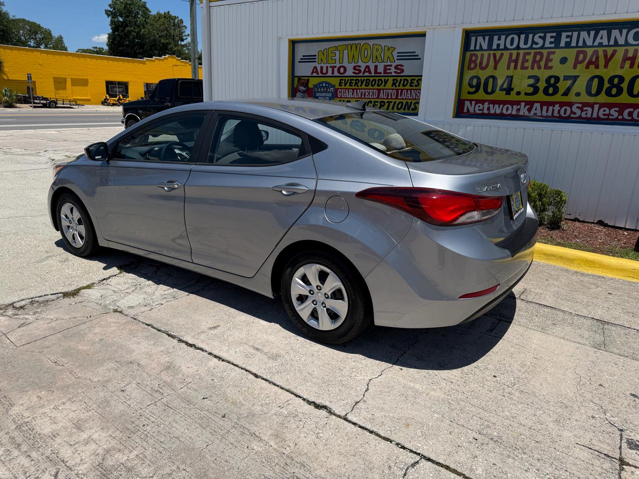 Hyundai Elantra SE 6AT 2016