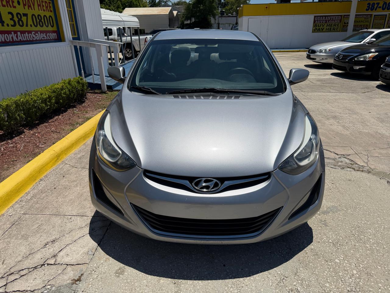 Hyundai Elantra SE 6AT 2016