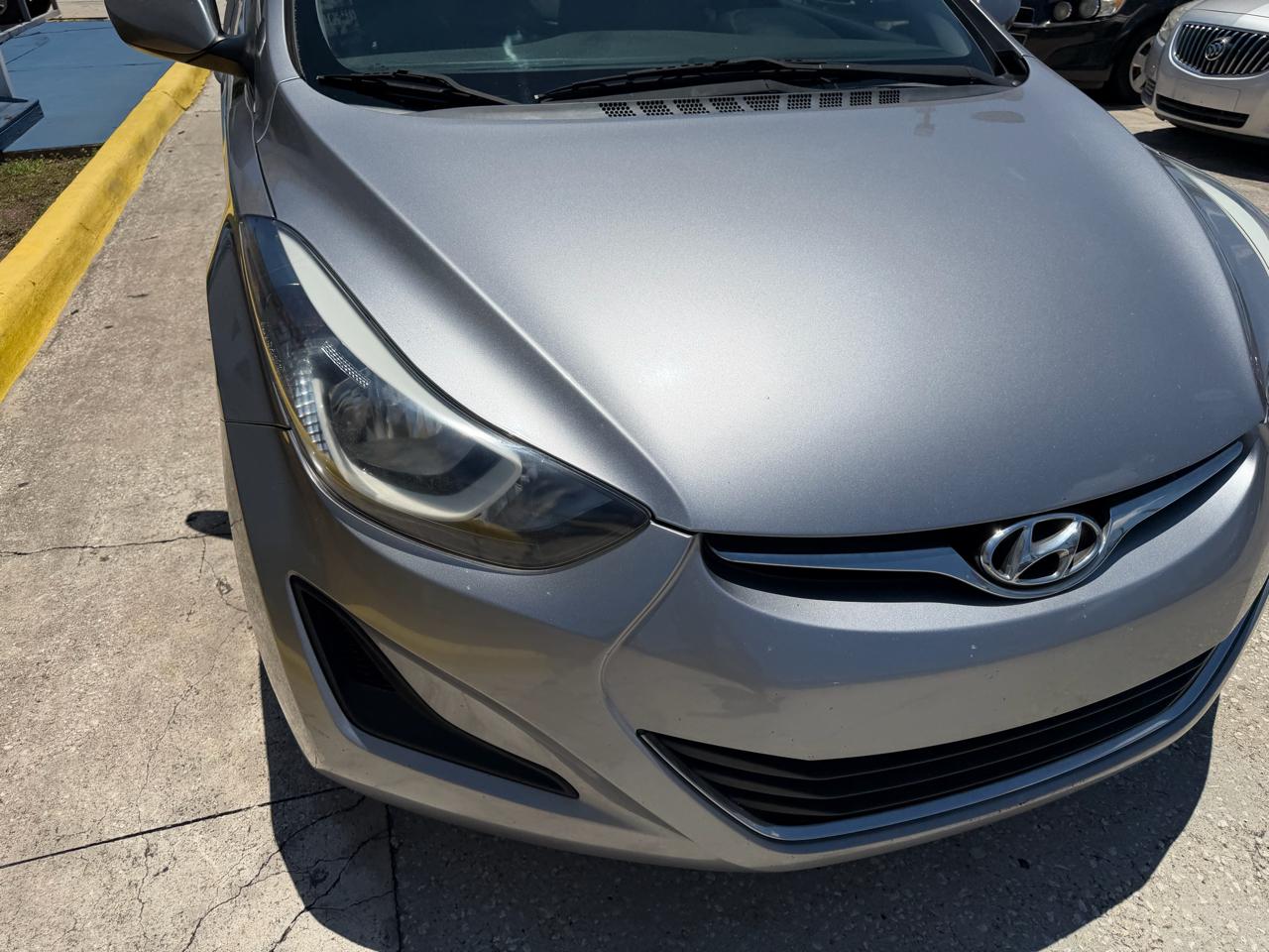 Hyundai Elantra SE 6AT 2016