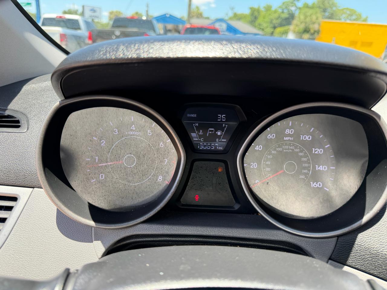 Hyundai Elantra SE 6AT 2016