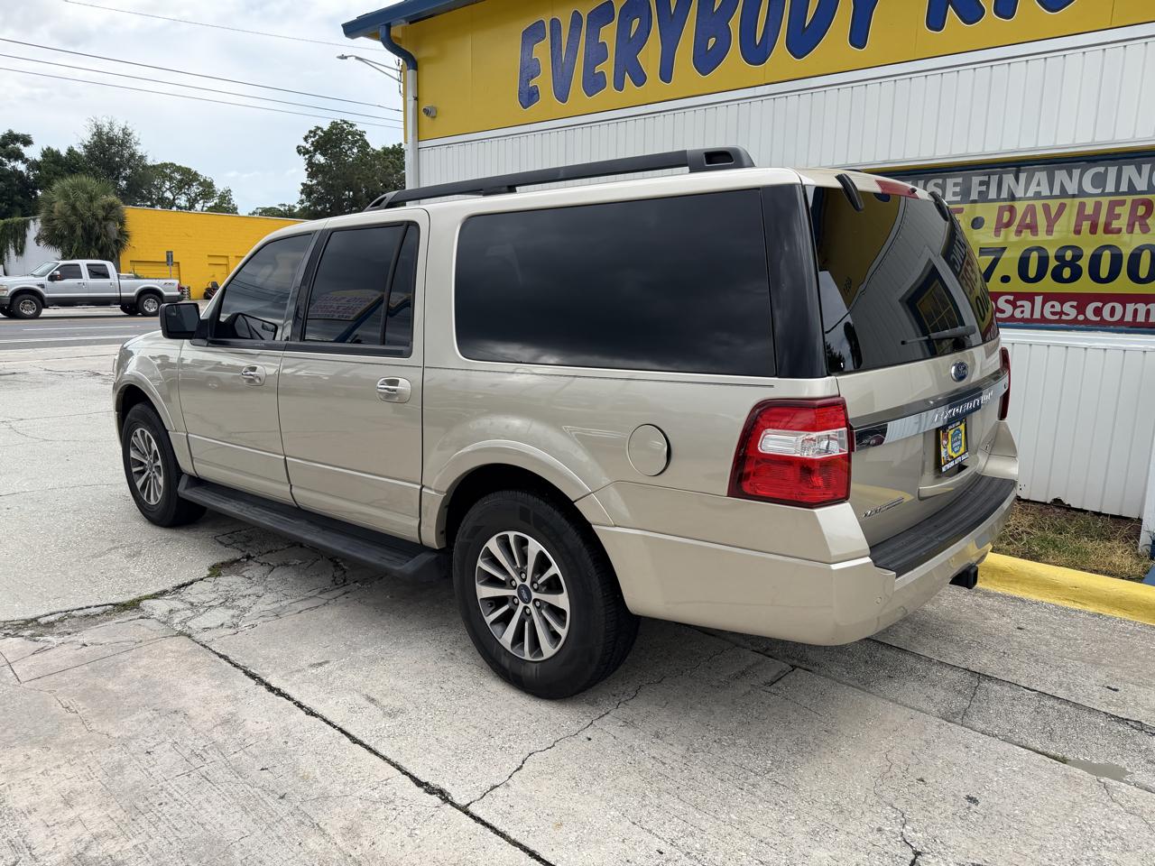 Ford Expedition EL XLT 2017
