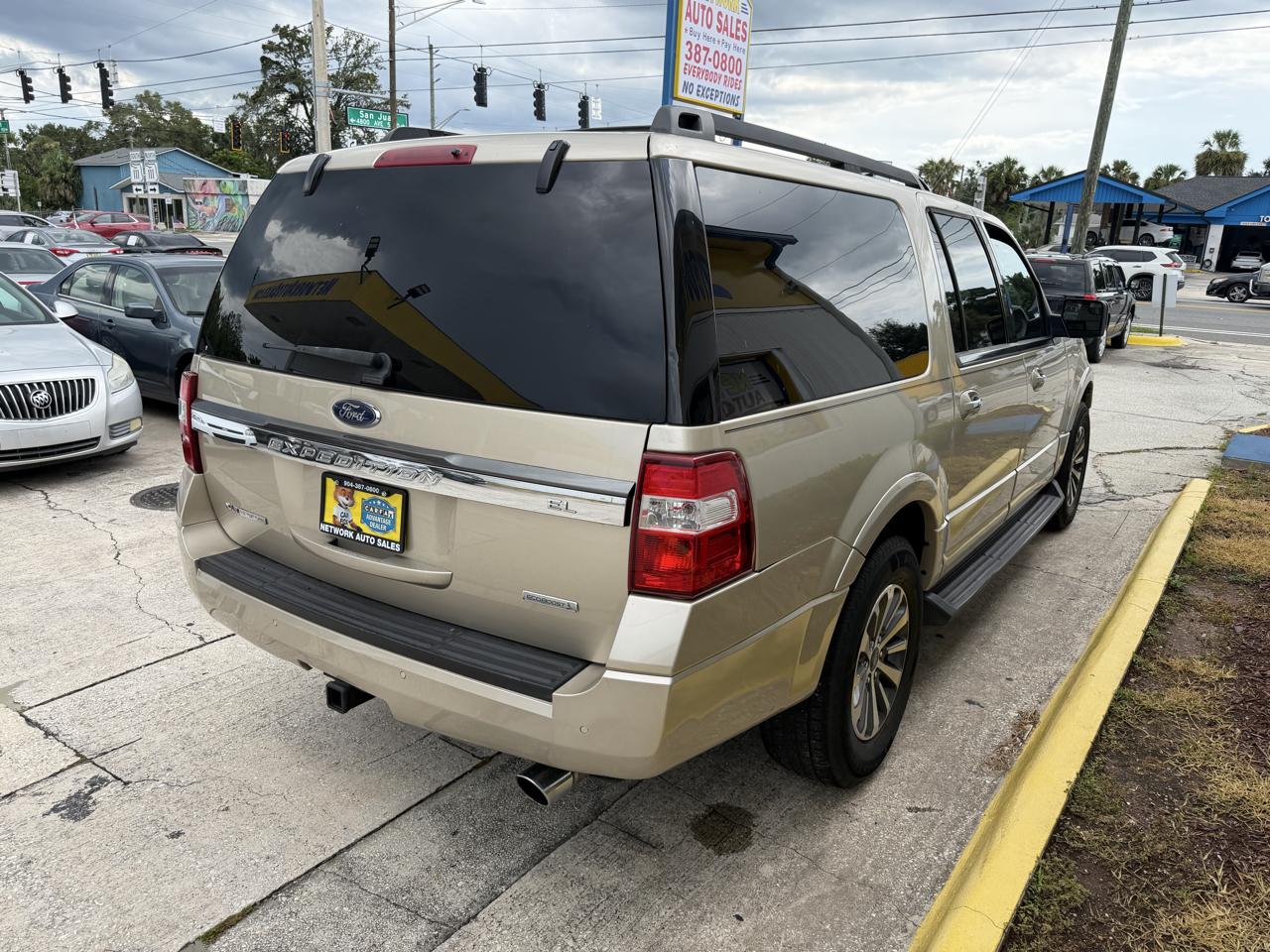 Ford Expedition EL XLT 2017
