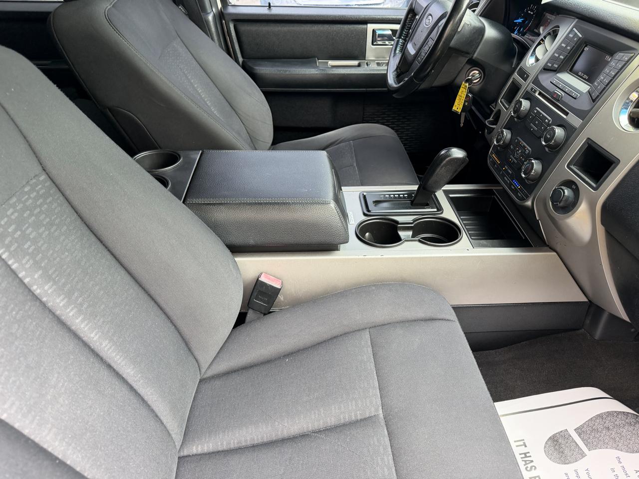 Ford Expedition EL XLT 2017