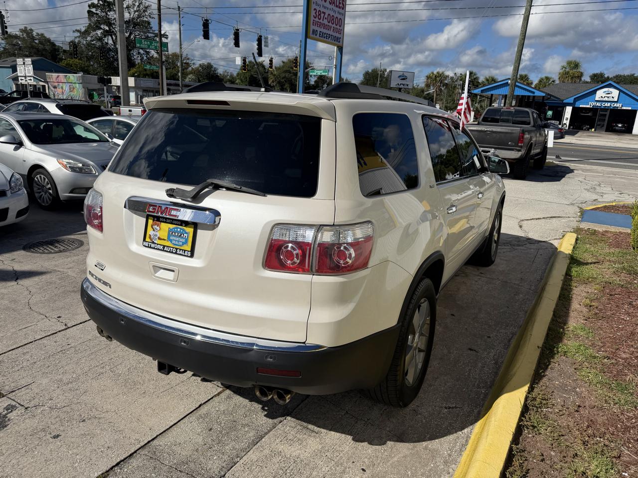 GMC Acadia photo 7