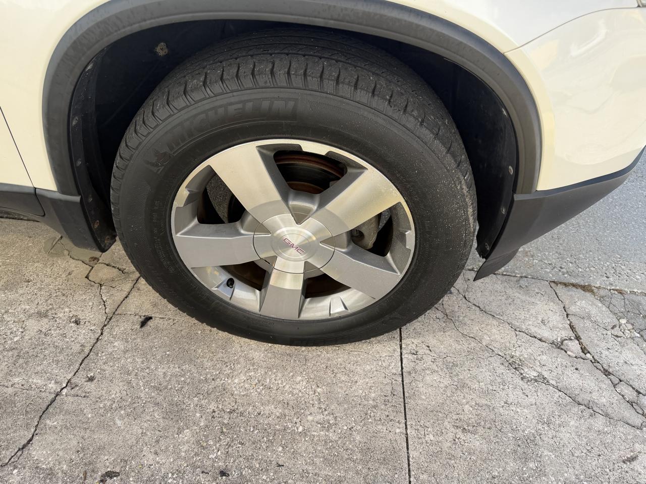 GMC Acadia photo 9