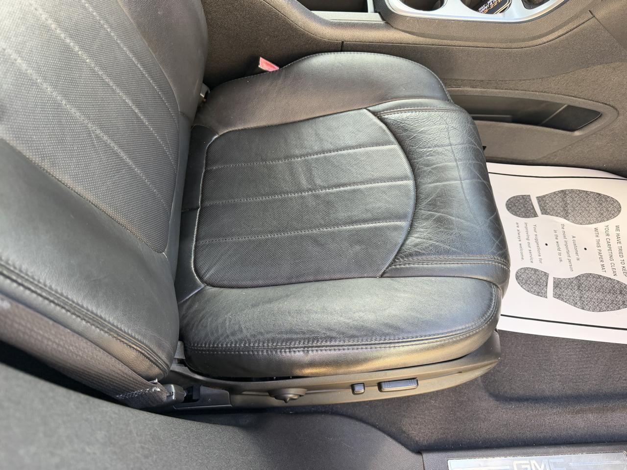 GMC Acadia photo 12
