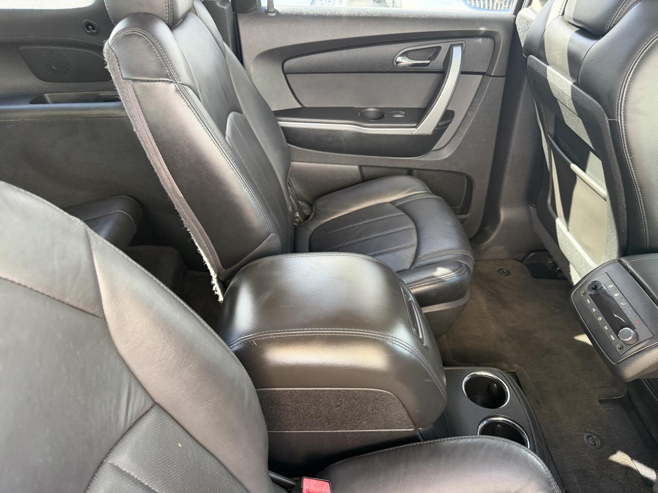 GMC Acadia photo 13