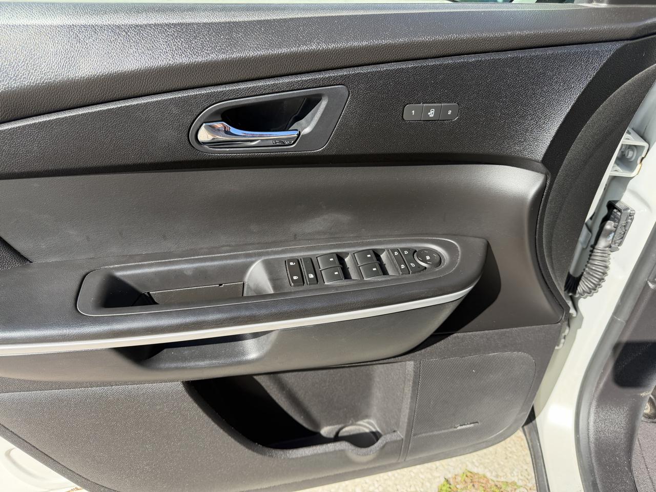 GMC Acadia photo 20