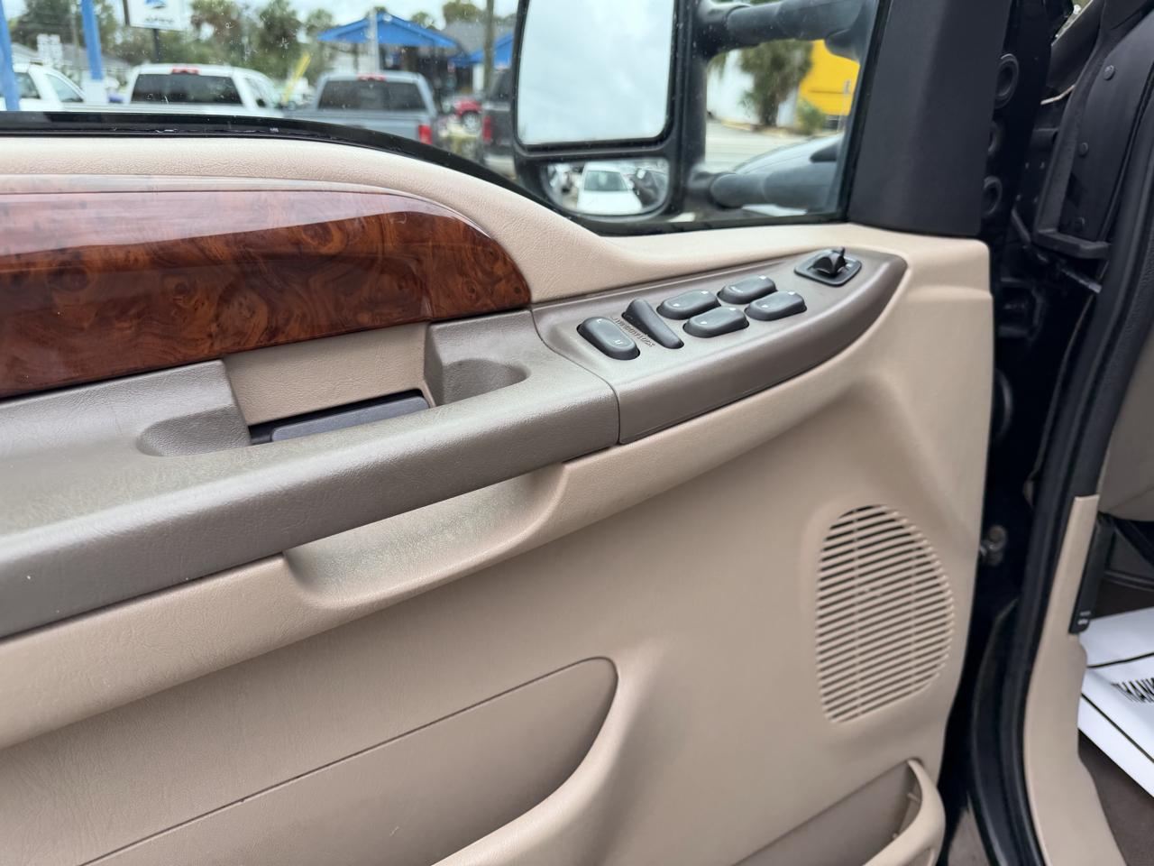 Ford Excursion Limited 4WD 2000