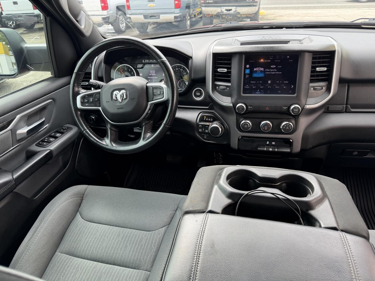 RAM 1500 Big Horn Crew Cab SWB 4WD 2022
