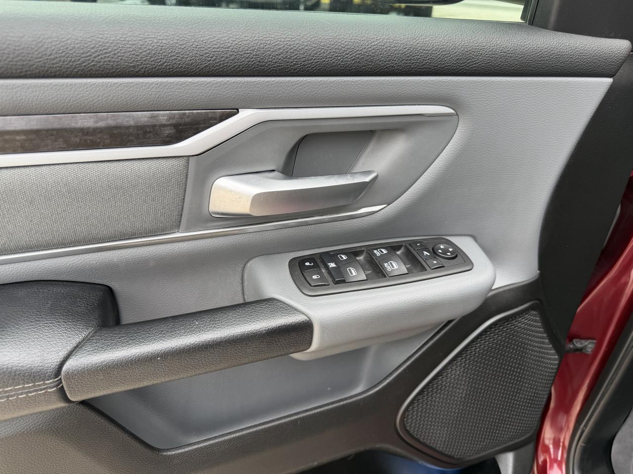 RAM 1500 Big Horn Crew Cab SWB 4WD 2022